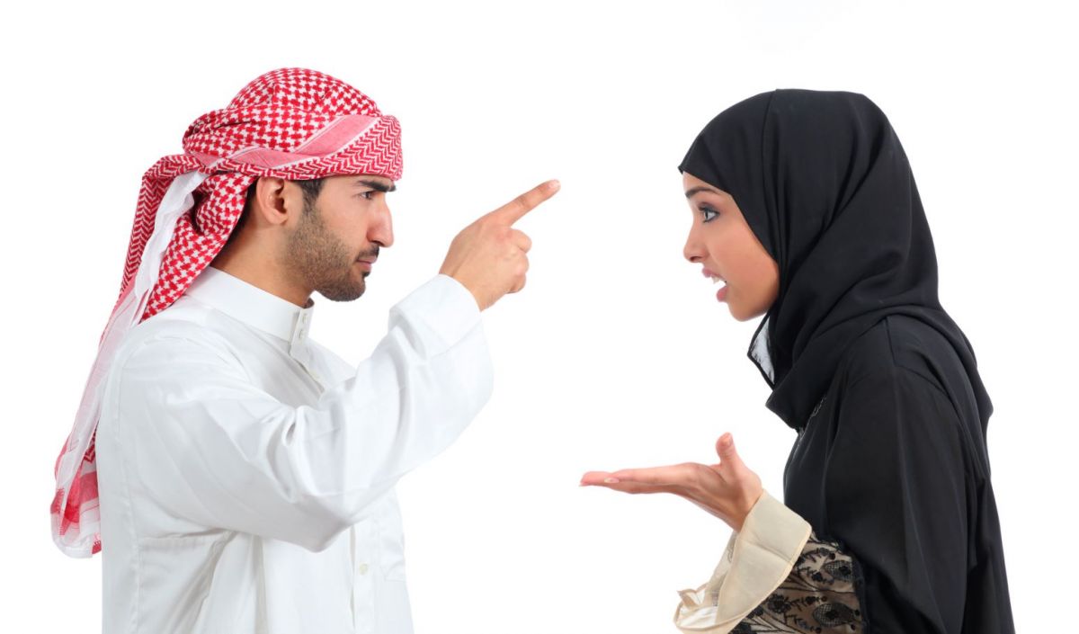 10 Tindakan dan Perilaku Durhaka Suami Terhadap Istri