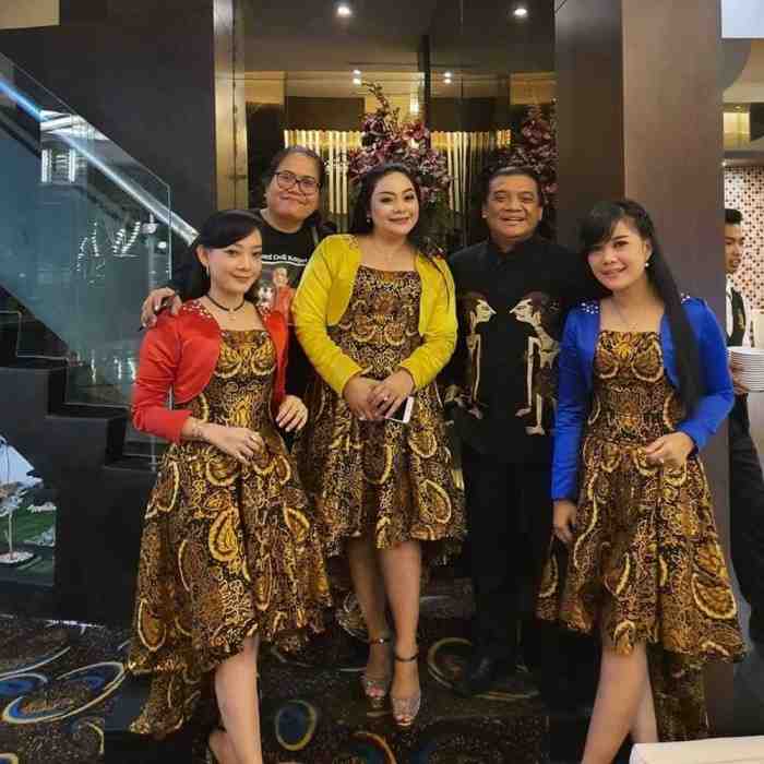 Potret Istri Didi Kempot, Yan Vellia yang Selalu Setia Dampingi Suami Hingga Akhir Hayat